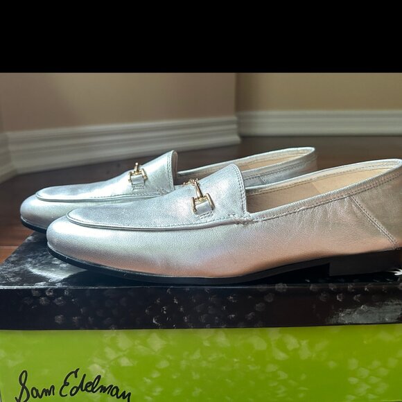 Sam Edelman Lorraine Silver Flats - Picture 3 of 6